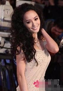 娱乐圈爆料外国女人是谁,那位被热议的外国女人究竟是谁？  第2张